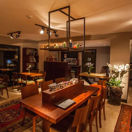 Hotell Juliet & Kitchen 2*