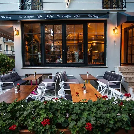 Juliet & Kitchen Hotel