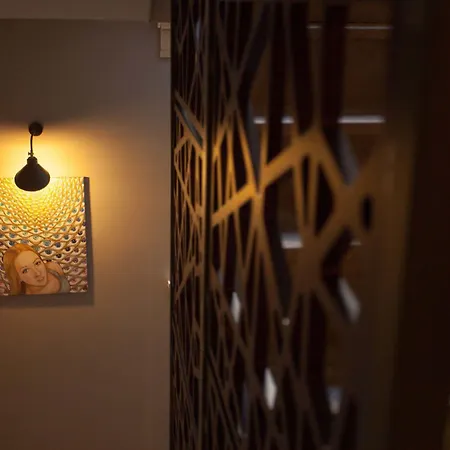 Hotell Juliet & Kitchen 2*