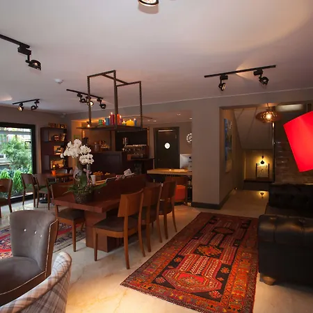 Hotel Juliet & Kitchen 2*